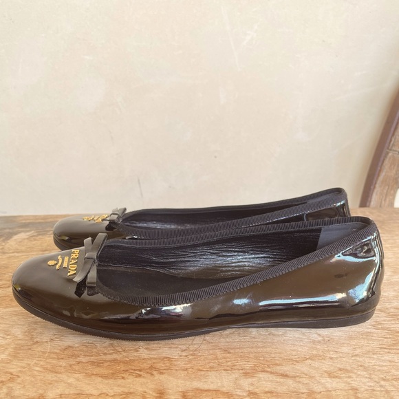 PRADA Black Patton Leather Classic Milano Flats Beautiful Gold Logo 36.5 ITALY!! - Picture 7 of 12